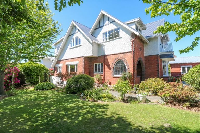 Photo of property in 2 Hart Street, Maori Hill, Timaru, 7910