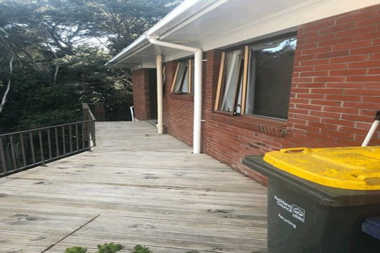 Photo of property in 2/17 Paris Place, Birkenhead, Auckland, 0626