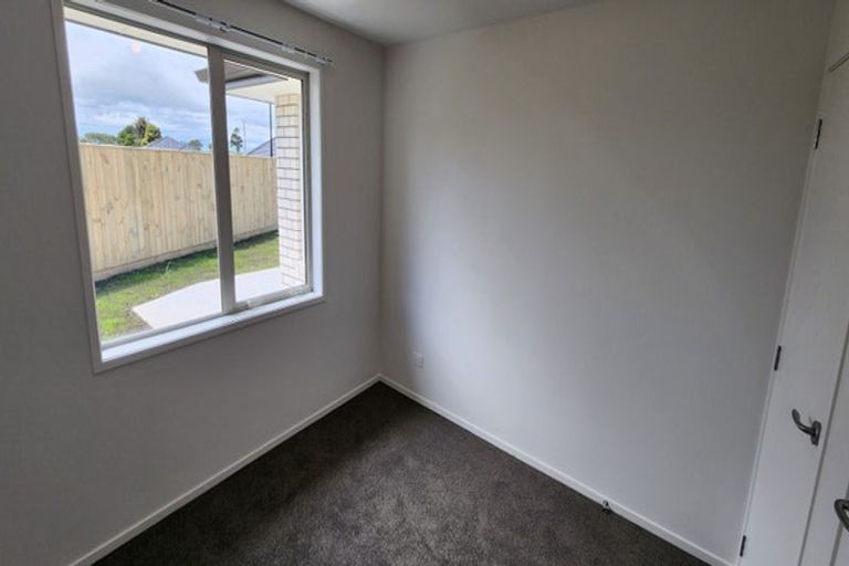 Photo of property in 12 Atea Place, Hawera, 4610