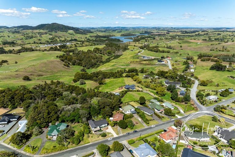 Photo of property in 26 Whaka Street, Maungaturoto, 0520