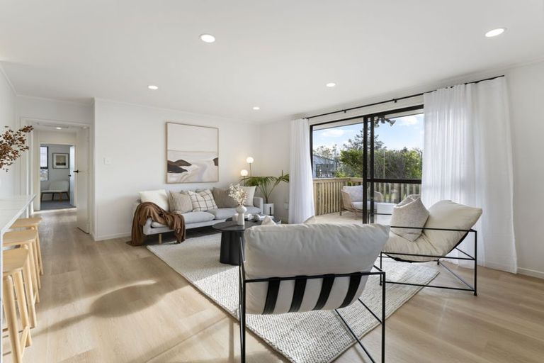 Photo of property in 6 Crosby Road, West Harbour, Auckland, 0618