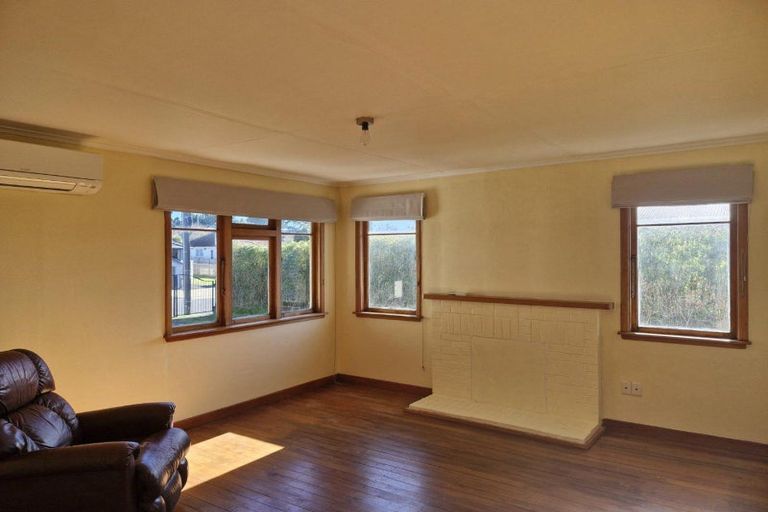 Photo of property in 115 Seaview Road, Westown, New Plymouth, 4310
