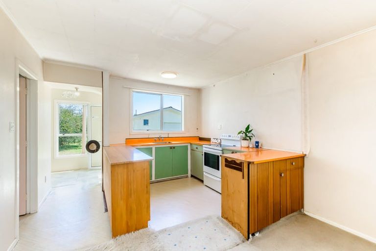 Photo of property in 61 Queens Road, Waikanae Beach, Waikanae, 5036