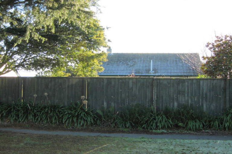 Photo of property in 2/14 Gregory Avenue, Islington, Christchurch, 8042