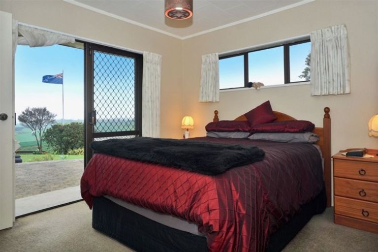 Photo of property in 1568a Old Coach Road, Pukehina, 3186