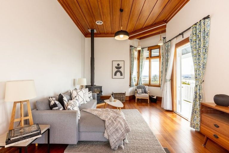 Photo of property in 123 Chaucer Road, Hospital Hill, Napier, 4110