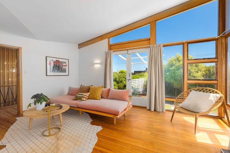 Photo of property in 271 Lake Terrace Road, Shirley, Christchurch, 8061