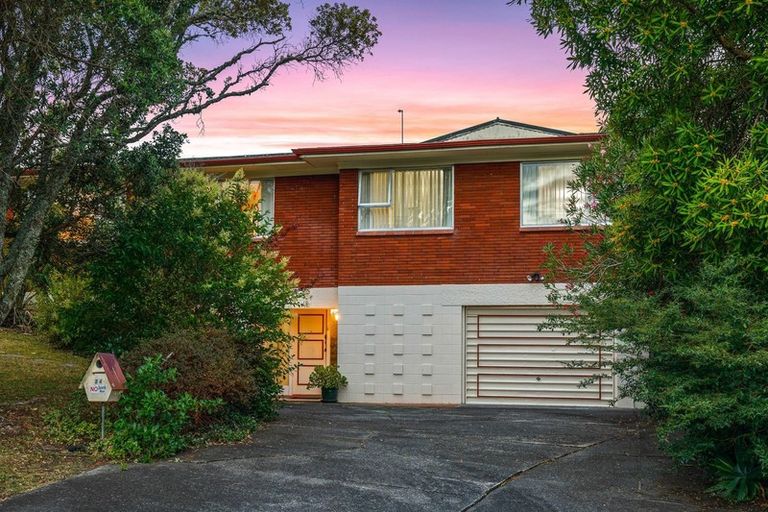 Photo of property in 24 Hartley Terrace, Massey, Auckland, 0614