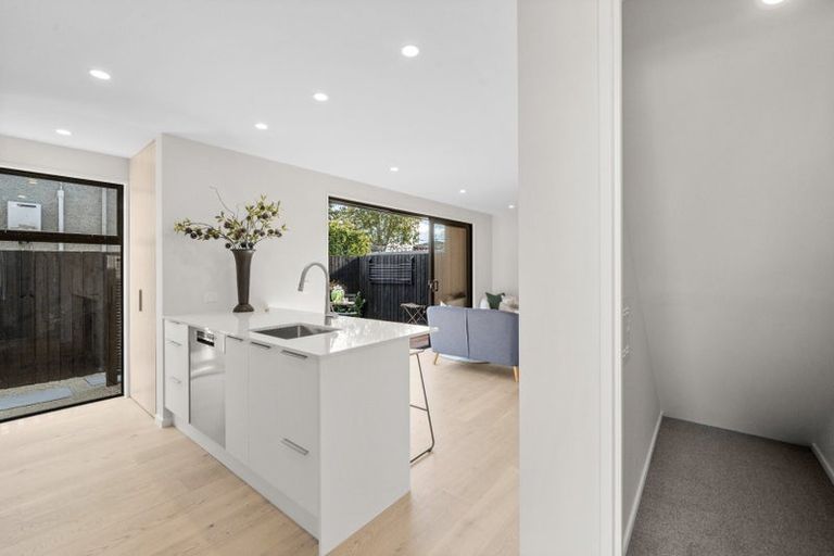 Photo of property in 2/9 Innes Road, St Albans, Christchurch, 8052