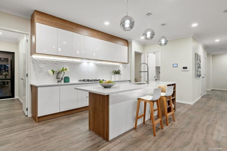 Photo of property in 60 Lime Hill Rise, Flat Bush, Auckland, 2019