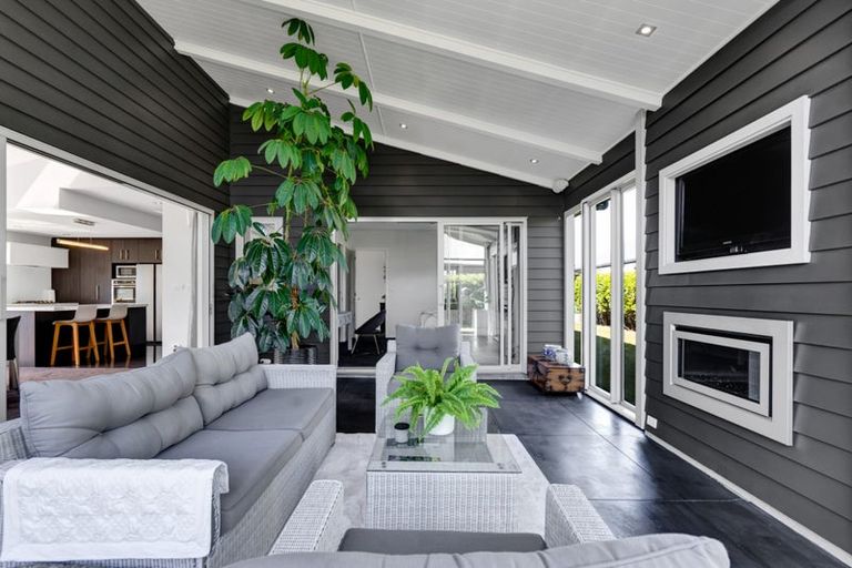 Photo of property in 3 Te Arakete Place, Hurworth, New Plymouth, 4310