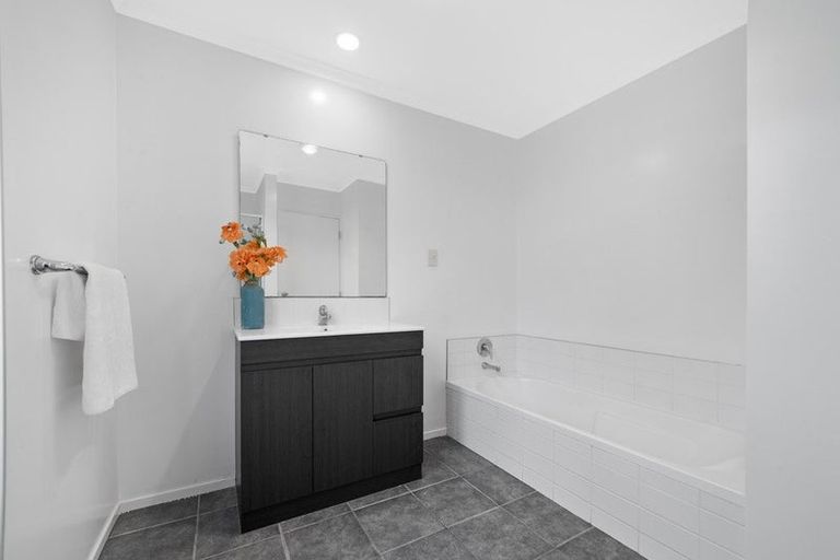 Photo of property in 8 Marengo Parkway, Takanini, 2112
