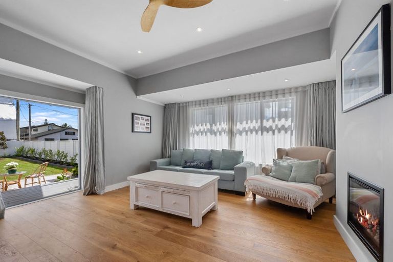 Photo of property in 51 Milford Road, Milford, Auckland, 0620