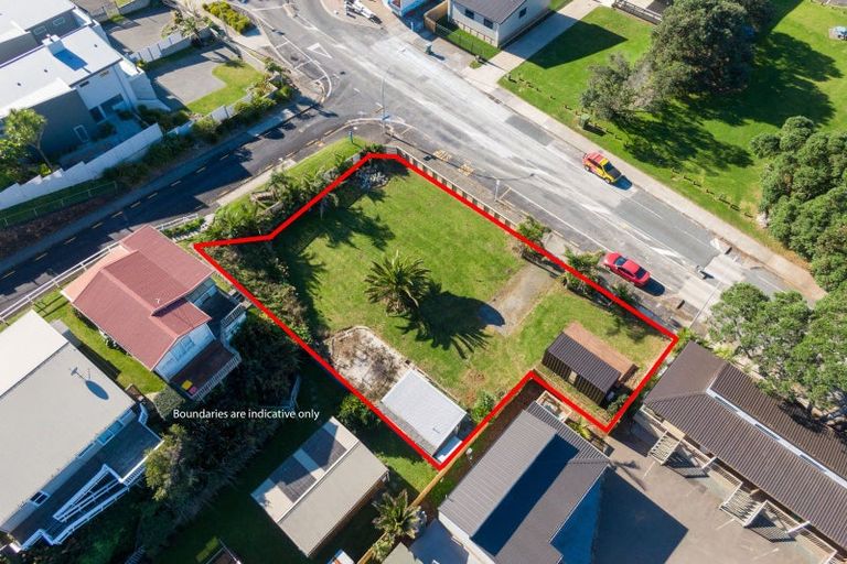 Photo of property in 9 Beach Road, Waihi Beach, 3611