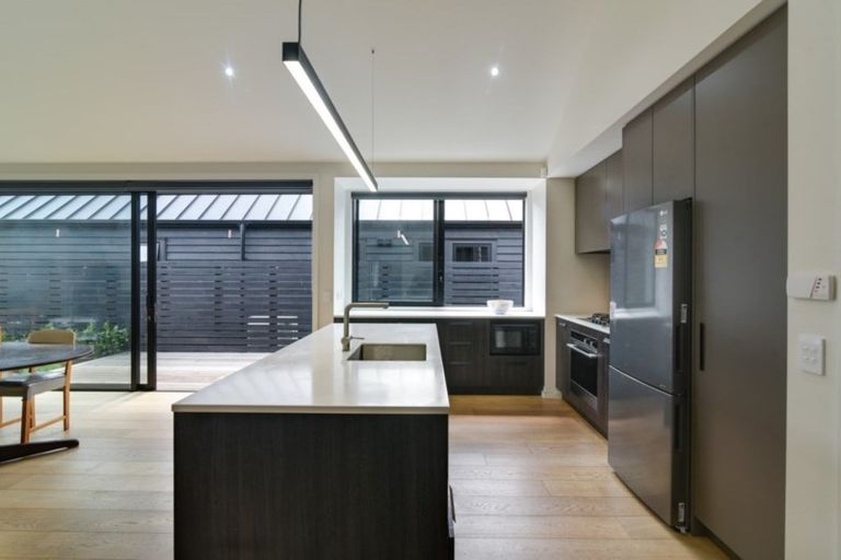 Photo of property in 12 Fife Court, Jacks Point, Queenstown, 9371