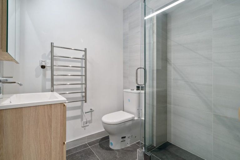 Photo of property in 301/1 Buscomb Avenue, Henderson, Auckland, 0610