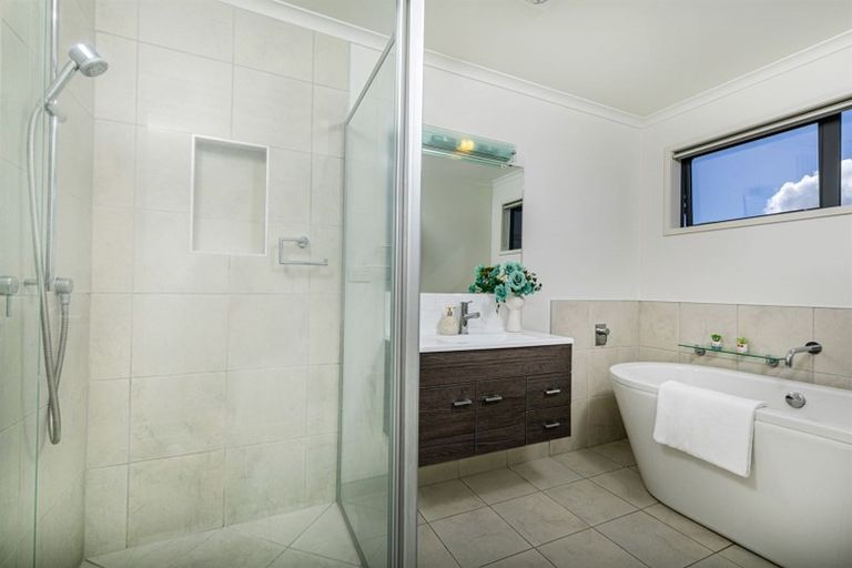 Photo of property in 4 Clapton Place, Henderson, Auckland, 0612