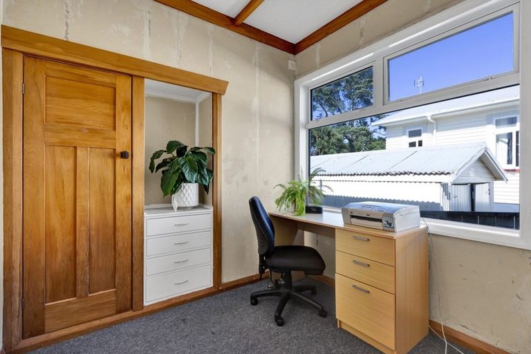 Photo of property in 24 Ngaio Street, Strandon, New Plymouth, 4312