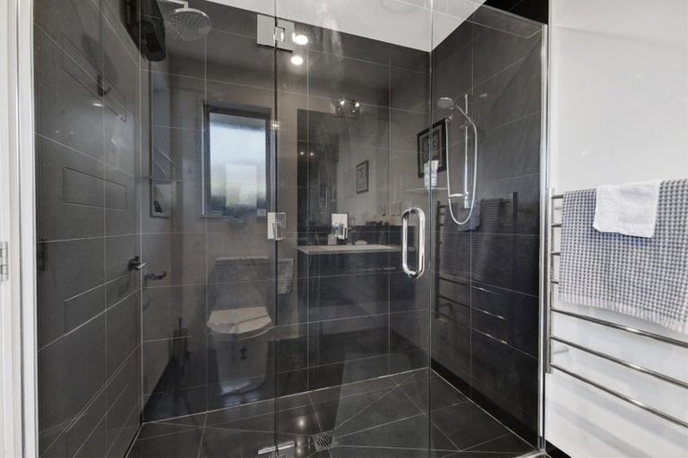Photo of property in 16 Whitau Place, Marshland, Christchurch, 8083
