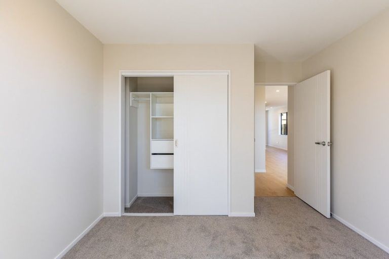Photo of property in 6d Kaweka Street, New Lynn, Auckland, 0600