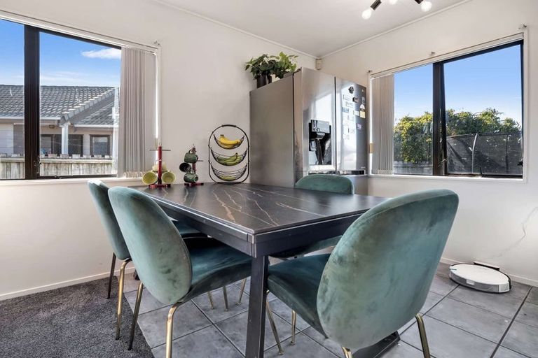 Photo of property in 12 Kentucky Crescent, Nawton, Hamilton, 3200