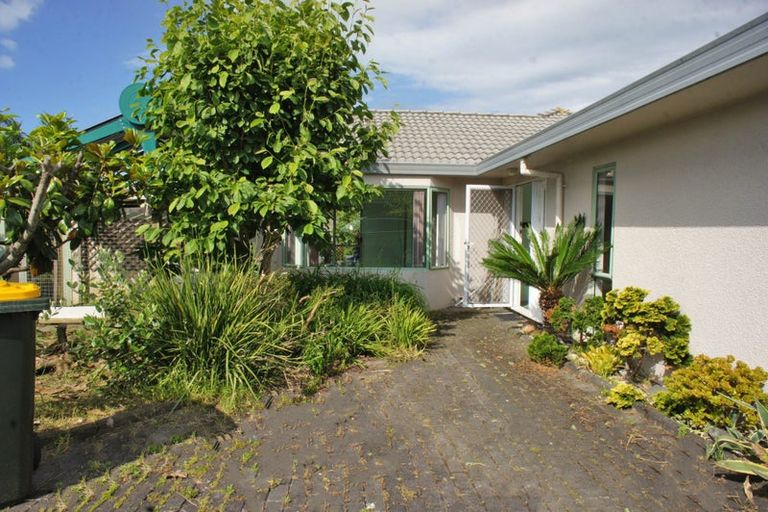 Photo of property in 6 Waylen Place, Burswood, Auckland, 2013