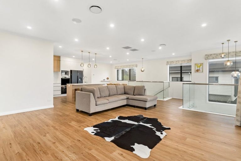 Photo of property in 19 Pacific Heights Road, Orewa, 0931