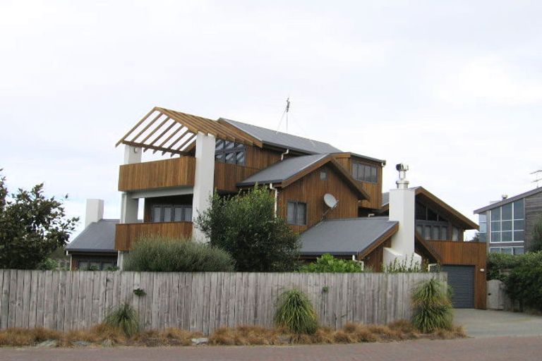 Photo of property in 1 Lagoon Way, Omaha, 0986