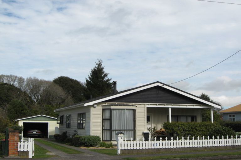 Photo of property in 27 Page Street, Stratford, 4332