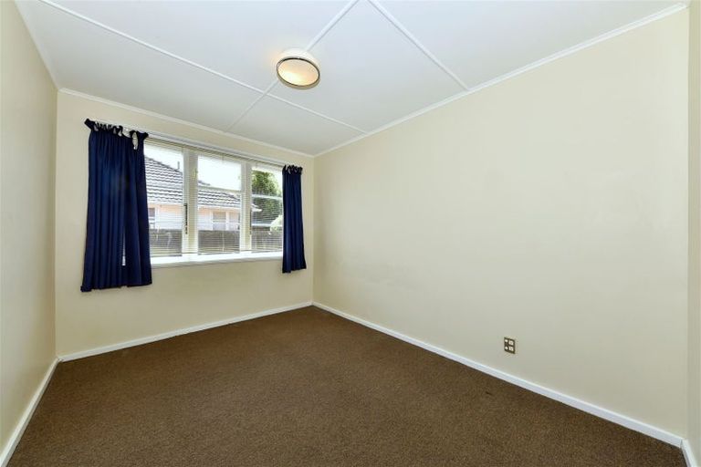 Photo of property in 12 Boyne Avenue, Northcote, Christchurch, 8052