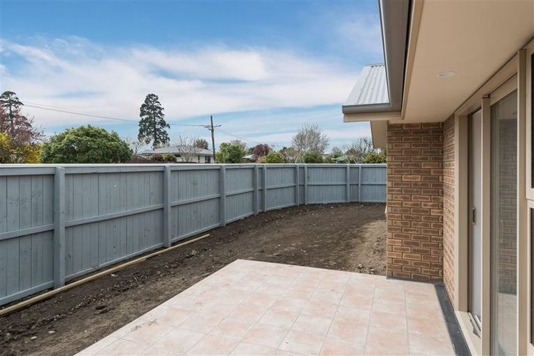 Photo of property in 2 John Morel Place, Parklands, Christchurch, 8083