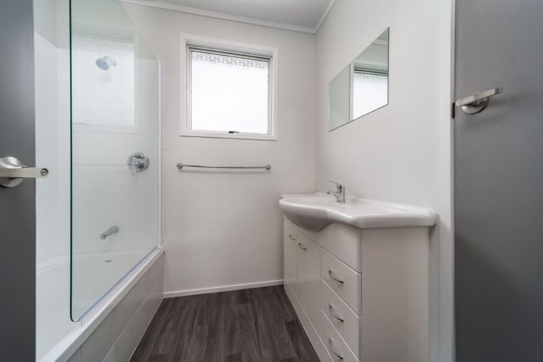 Photo of property in 7a Farwood Drive, Henderson, Auckland, 0612