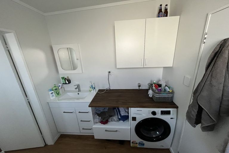 Photo of property in 16a Rua Street, Lyall Bay, Wellington, 6022