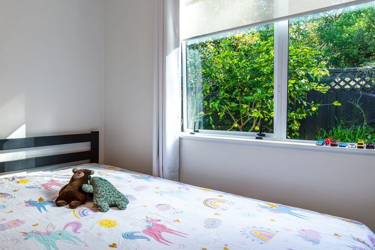 Photo of property in 1/34 Lambrown Drive, Totara Vale, Auckland, 0629