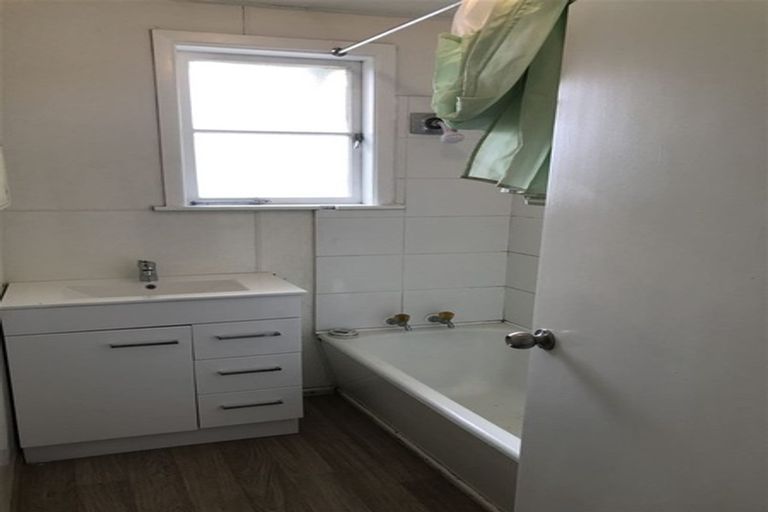 Photo of property in 72 Hillcrest Road, Papatoetoe, Auckland, 2025