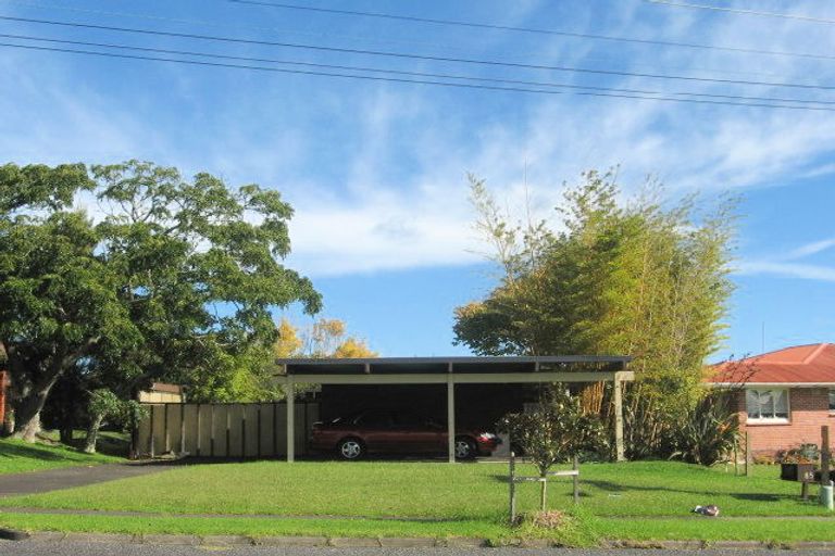 Photo of property in 85 Bradbury Road, Botany Downs, Auckland, 2010