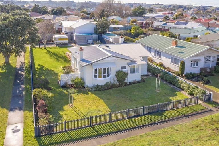 Photo of property in 4 Muir Street, Gonville, Whanganui, 4501