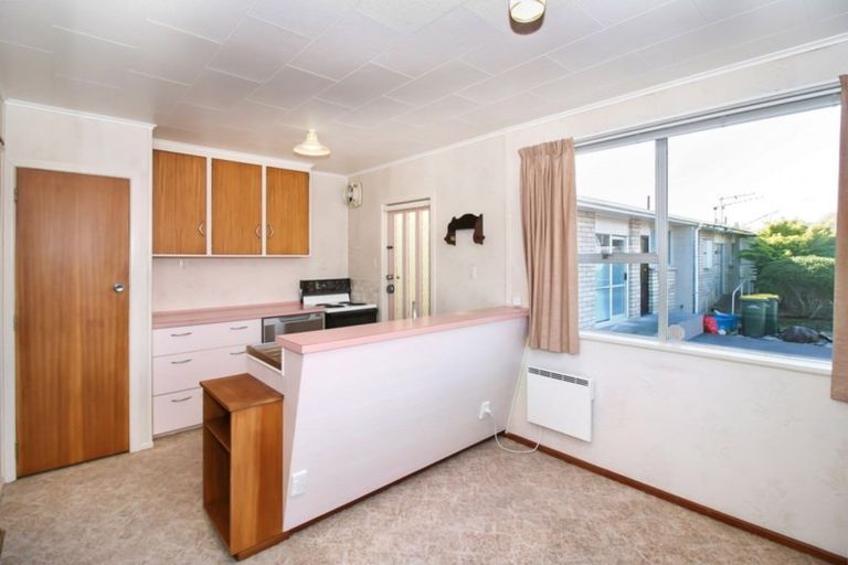 Photo of property in 14 Huatoki Street, Vogeltown, New Plymouth, 4310