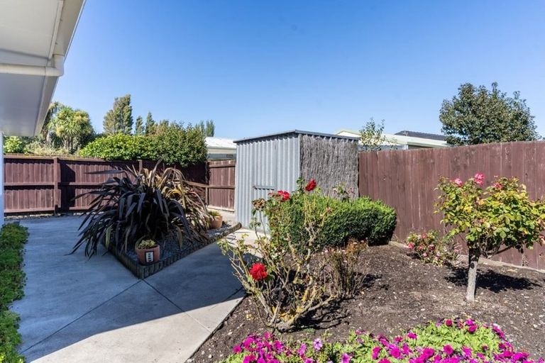 Photo of property in 42 Beauford Place, Parklands, Christchurch, 8083