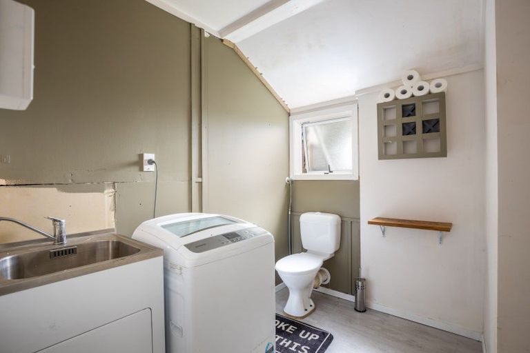 Photo of property in 129 Govett Avenue, Frankleigh Park, New Plymouth, 4310