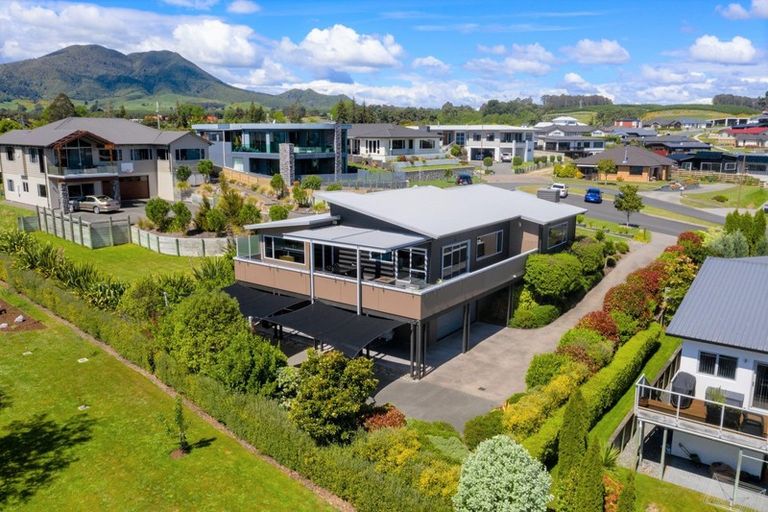 Photo of property in 35 Magnolia Rise, Waipahihi, Taupo, 3330