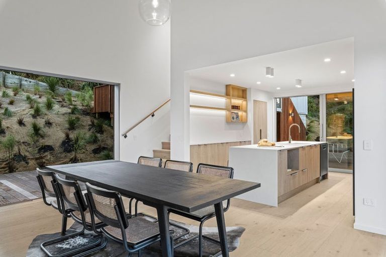 Photo of property in 1 Oxenhope Road, Richmond Hill, Christchurch, 8081