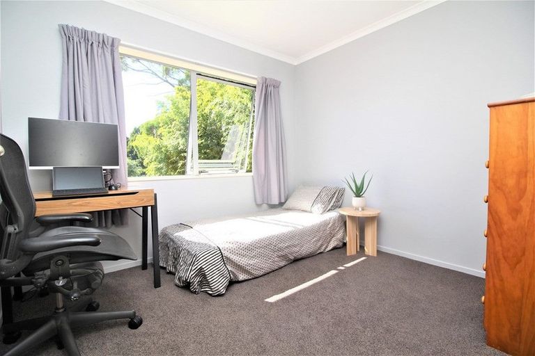 Photo of property in 2/344 Swanson Road, Ranui, Auckland, 0612