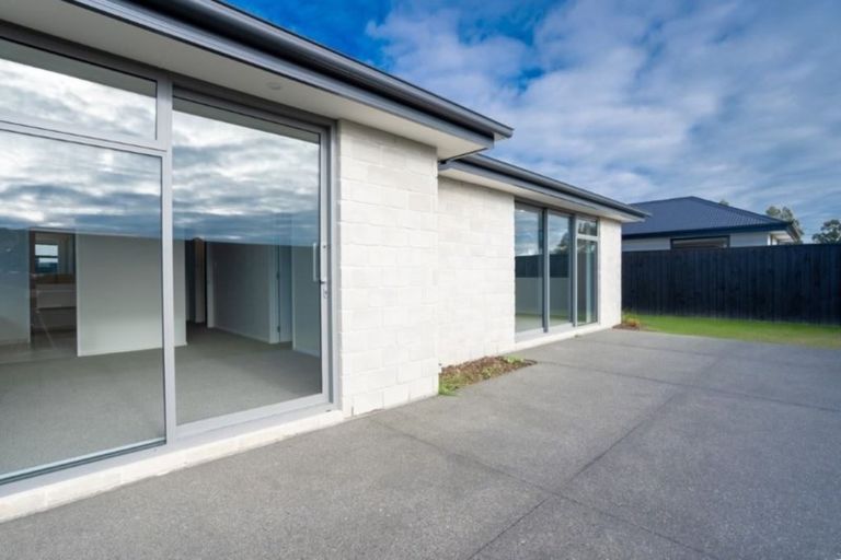 Photo of property in 30 Chatsworth Avenue, Rangiora, 7400