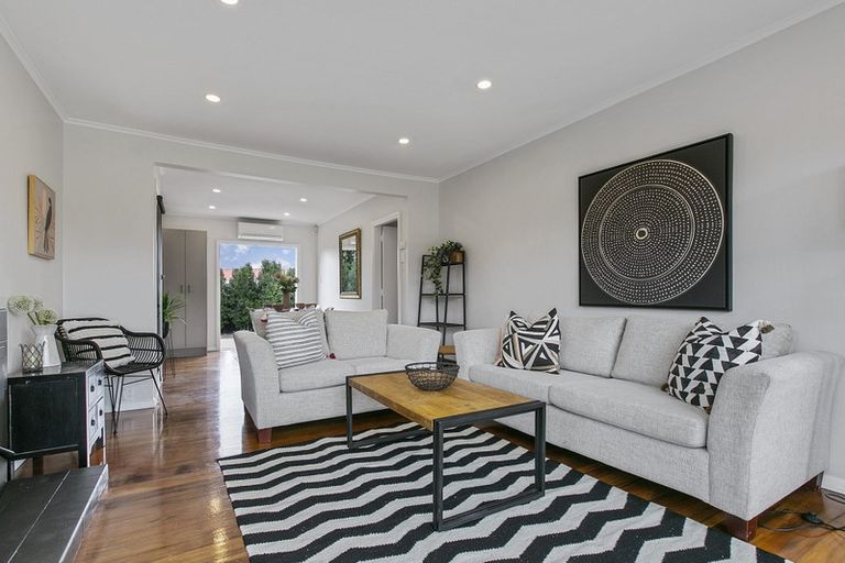 Photo of property in 1/74 Sutton Crescent, Papakura, 2110