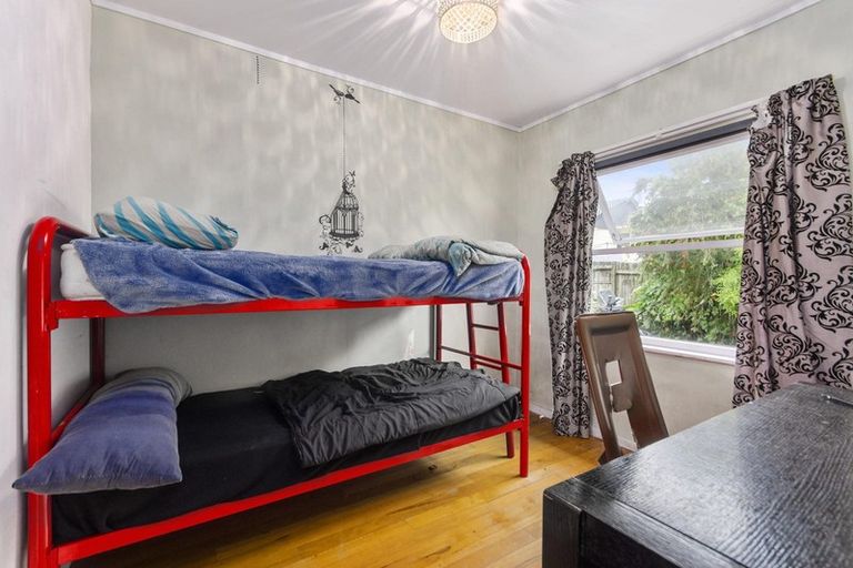 Photo of property in 139 View Road, Sunnyvale, Auckland, 0612