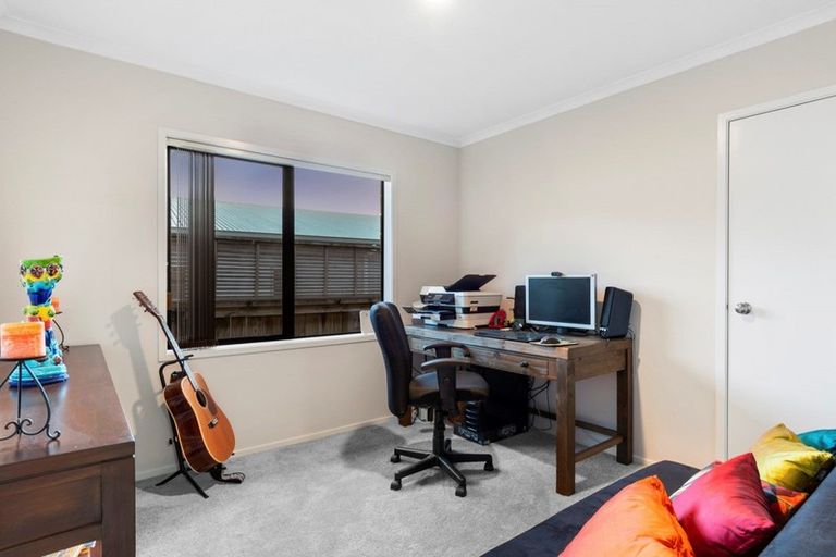 Photo of property in 5 Hillford Place, Welcome Bay, Tauranga, 3175