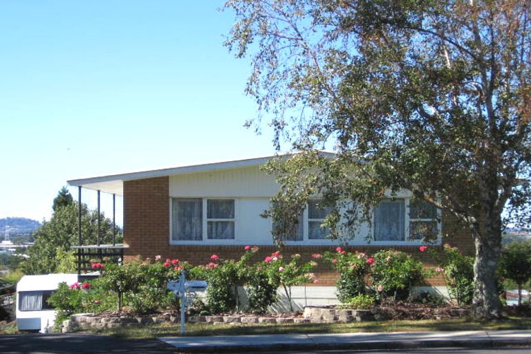 Photo of property in 4 Dawn Place, Te Atatu South, Auckland, 0610