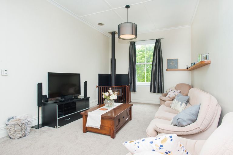 Photo of property in 27 Disraeli Street, Gisborne, 4010