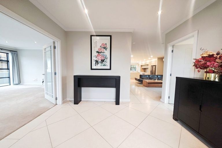 Photo of property in 4 Montrose Terrace, Mairangi Bay, Auckland, 0630